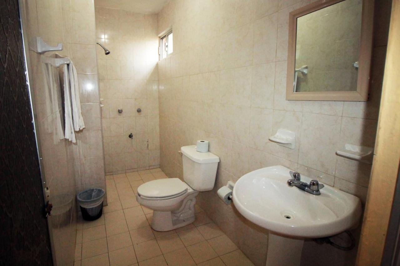 Hotel Bugambilias Ticul Esterno foto
