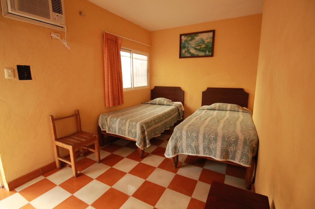 Hotel Bugambilias Ticul Esterno foto
